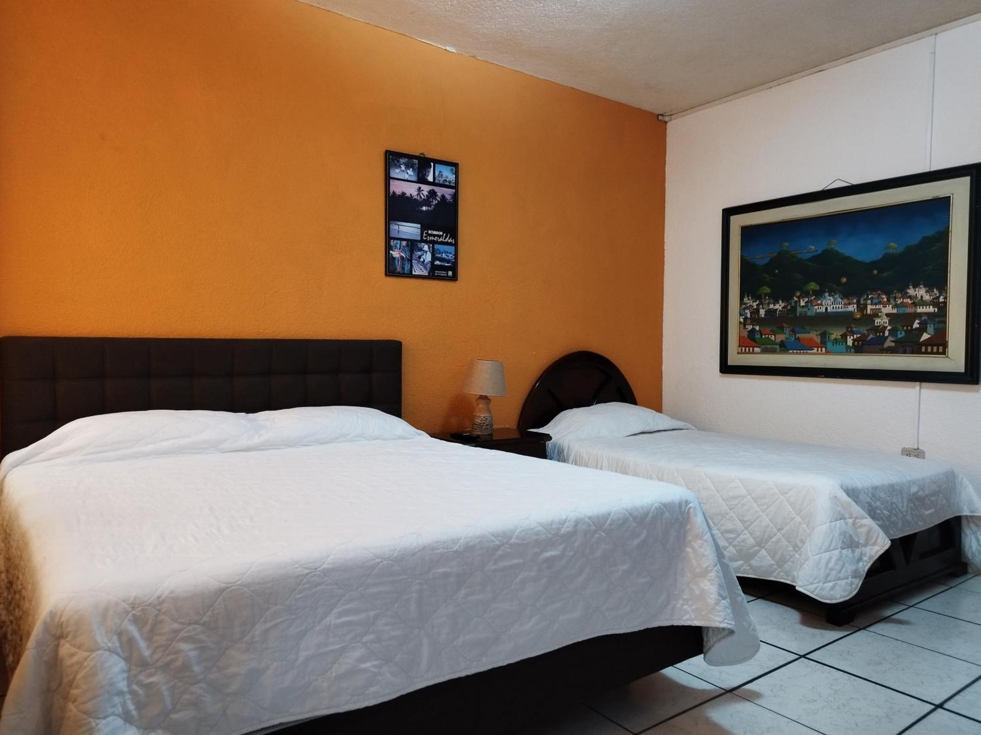 Hotel Puerta Del Sol 산토 도밍고 데 로스 콜로라도스 외부 사진