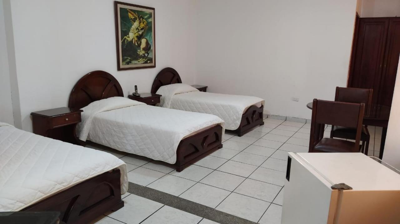 Hotel Puerta Del Sol 산토 도밍고 데 로스 콜로라도스 외부 사진