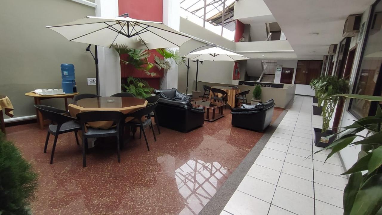 Hotel Puerta Del Sol 산토 도밍고 데 로스 콜로라도스 외부 사진