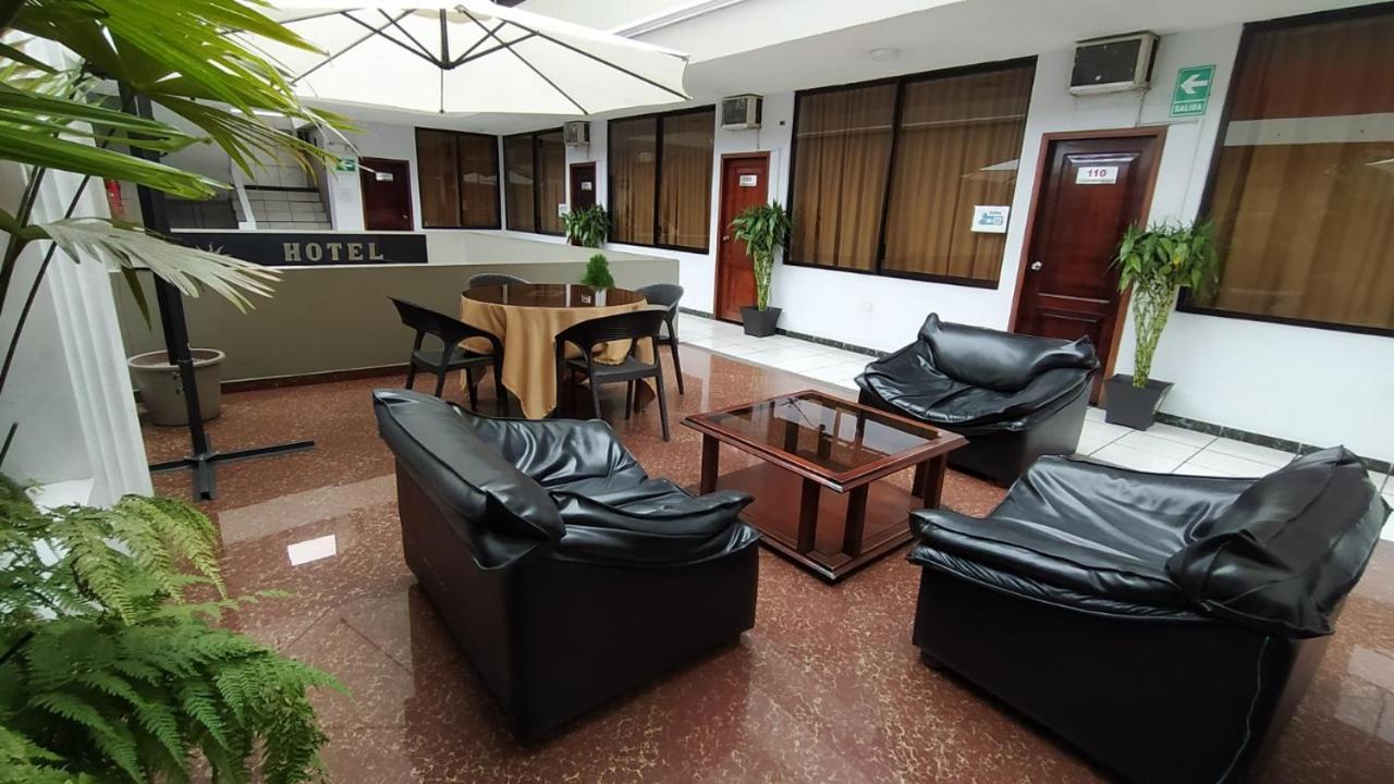 Hotel Puerta Del Sol 산토 도밍고 데 로스 콜로라도스 외부 사진